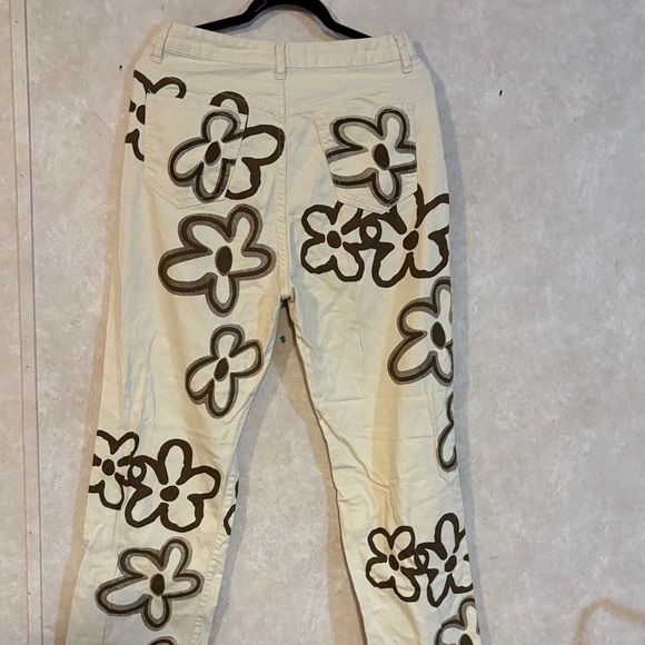 SONQ Floral Women's Boyfriend Jeans - Cream and Brown - Picture 6 of 11
